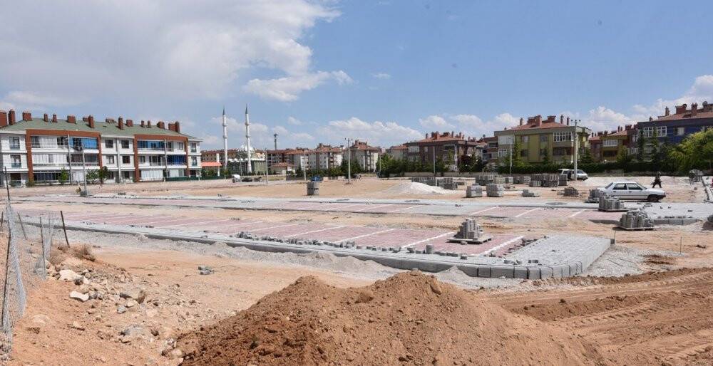 Başkan Pekyatırmacı pazar yerinde incelemede bulundu