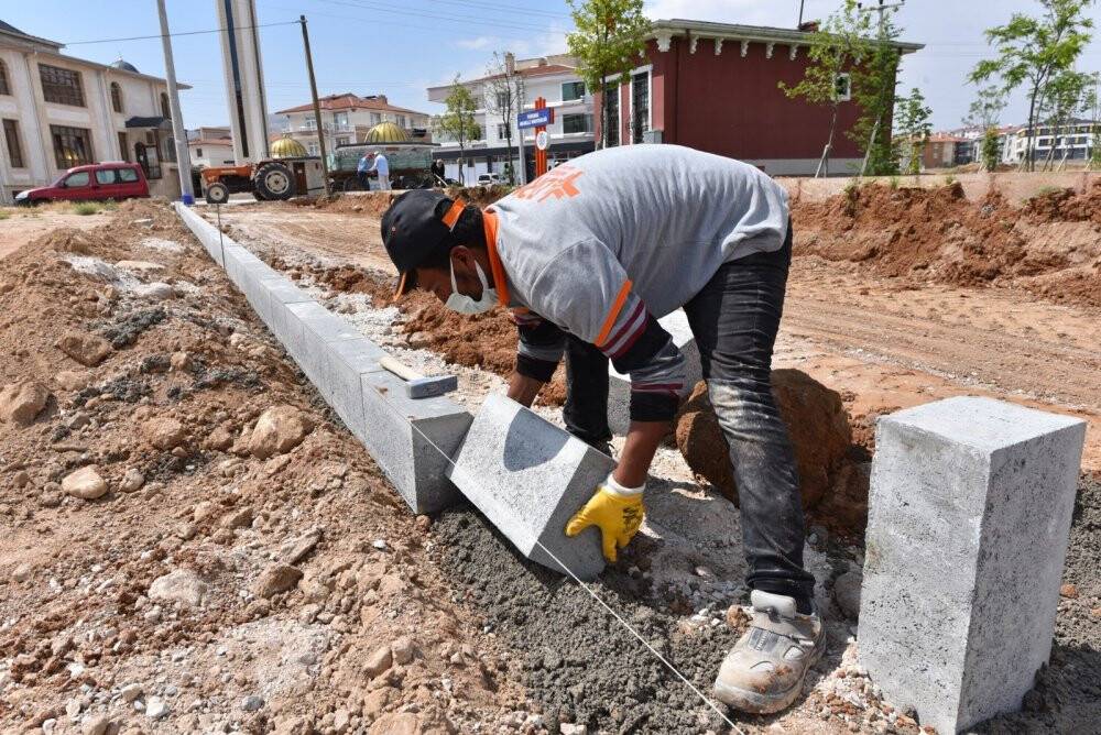 Başkan Pekyatırmacı pazar yerinde incelemede bulundu