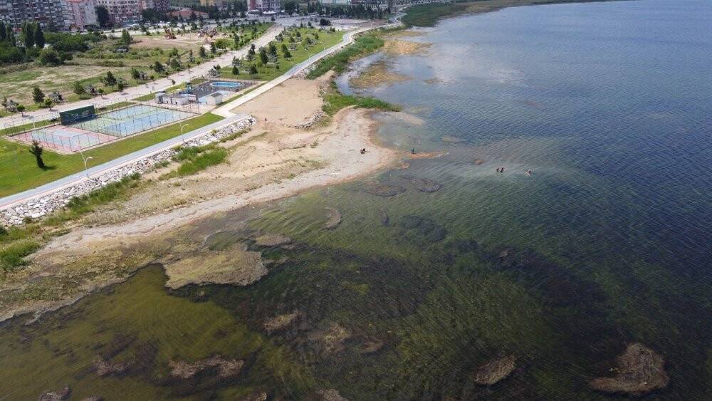 Beyşehir Gölü'nde su seviyesinin azalması tedirgin ediyor