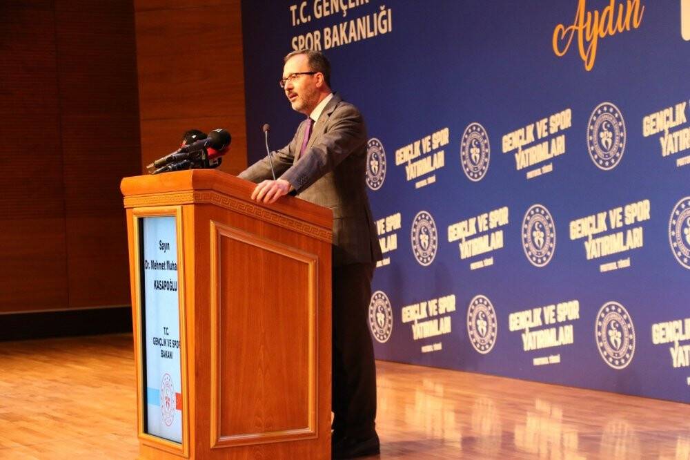 Bakan Kasapoğlu: Gençlerimizin moral ve motivasyonlarını düşürenler karşılarında bizi bulacak