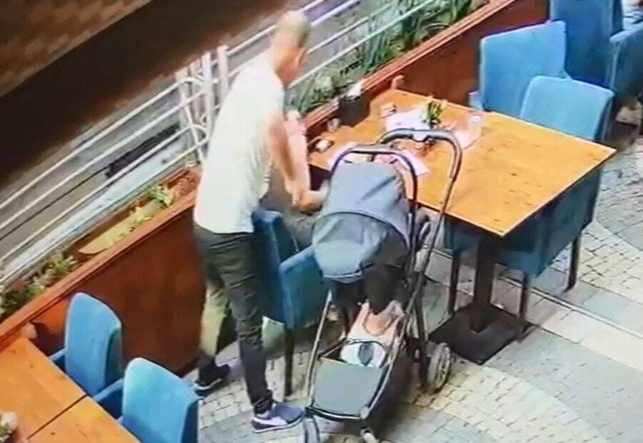 Eşinin başına önce bardakla vurdu, sonra bıçakla saldırdı