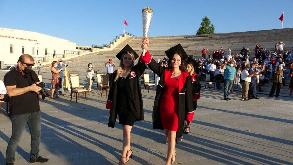 Konyalı ikizler, bölüm birinciliğini paylaştı