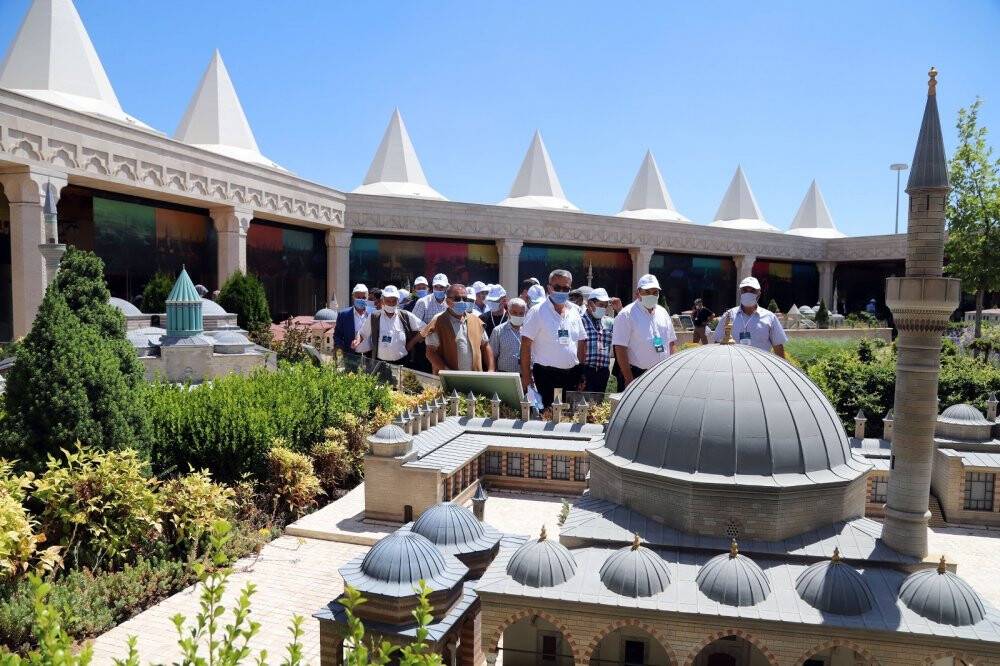 Başkan Altay: Muhtarlar mahallelerdeki gözümüz kulağımızdır