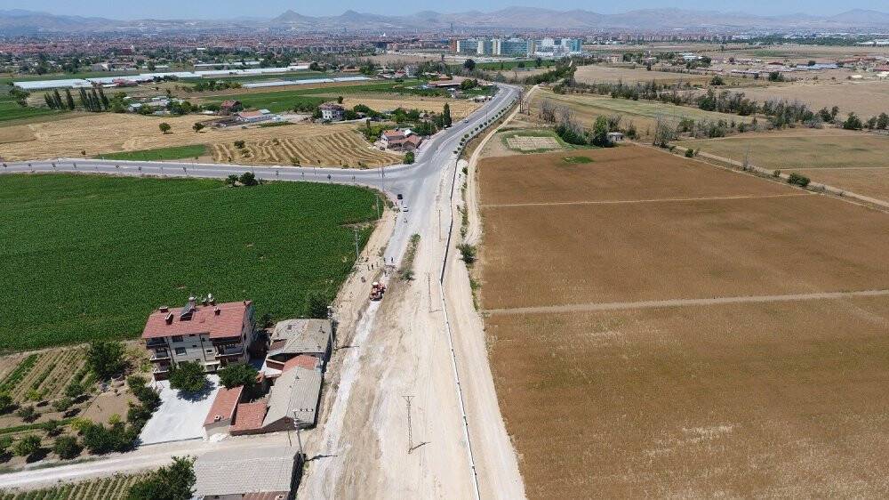 Karatay Belediyesi’nin bölgedeki yol genişletme çalışması devam ediyor