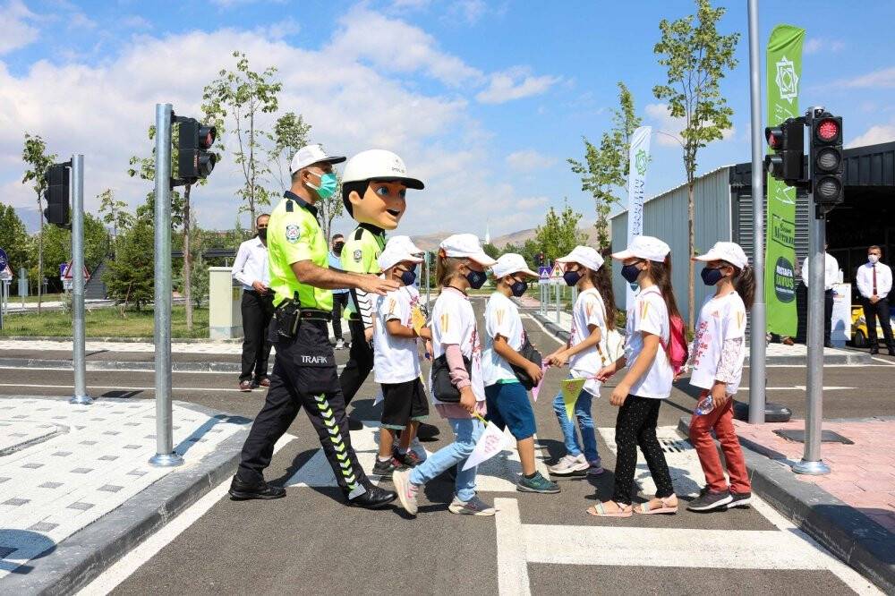 Meram’da ‘telafide ben de varım’ programları başladı
