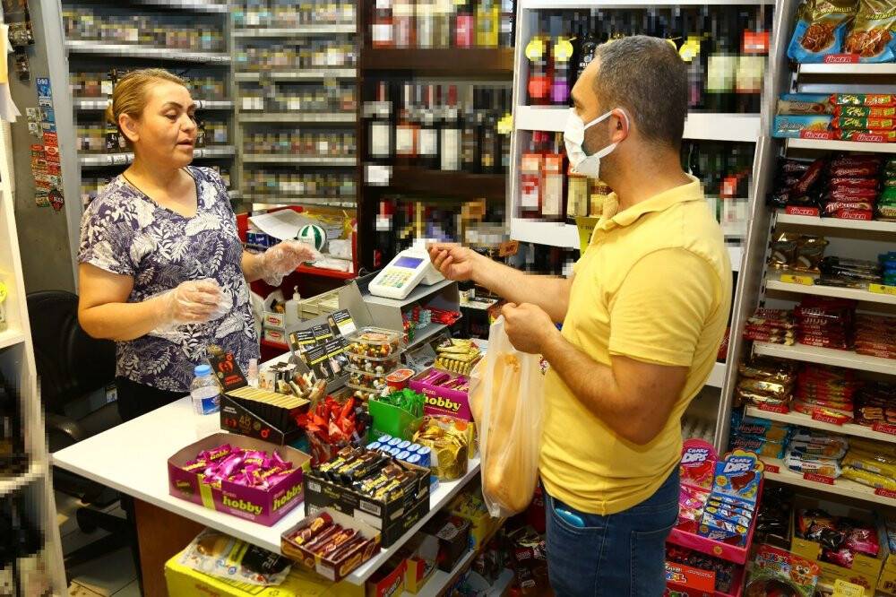 Fırıncıya kızdı ekmeğe 50 kuruş indirim yaptı