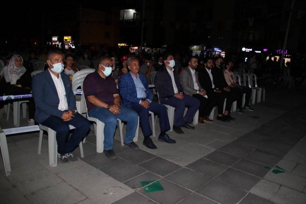 Nasreddin Hoca Şenliğinde açık hava sinemasına yoğun ilgi