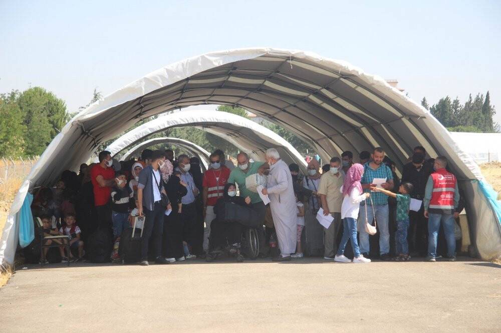 Suriyeliler bayram için akın akın ülkelerine gidiyor