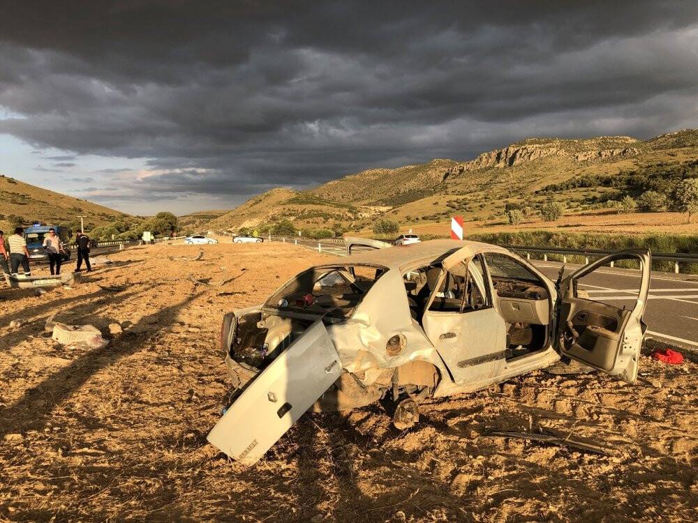 Konya'da feci kaza! 3 ölü, 1 yaralı