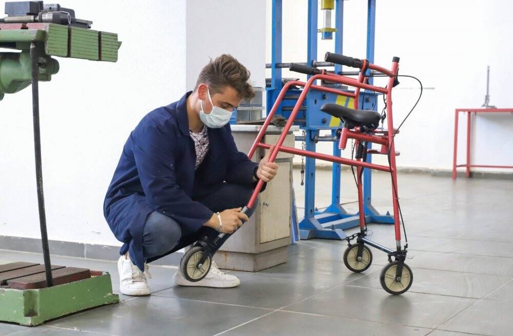 Konya'da makine mühendisliği öğrencisinden düşük maliyetli yürüteç