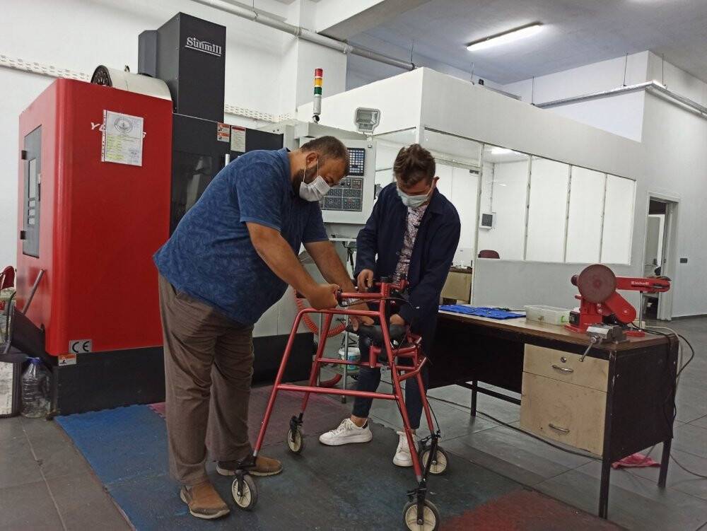 Konya'da makine mühendisliği öğrencisinden düşük maliyetli yürüteç