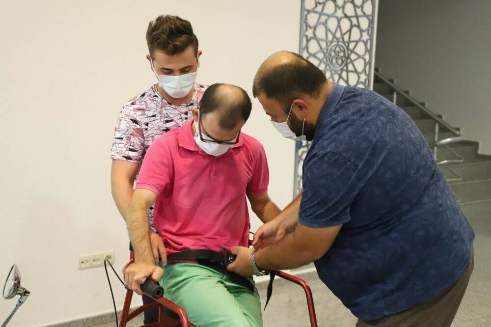 Konya'da makine mühendisliği öğrencisinden düşük maliyetli yürüteç