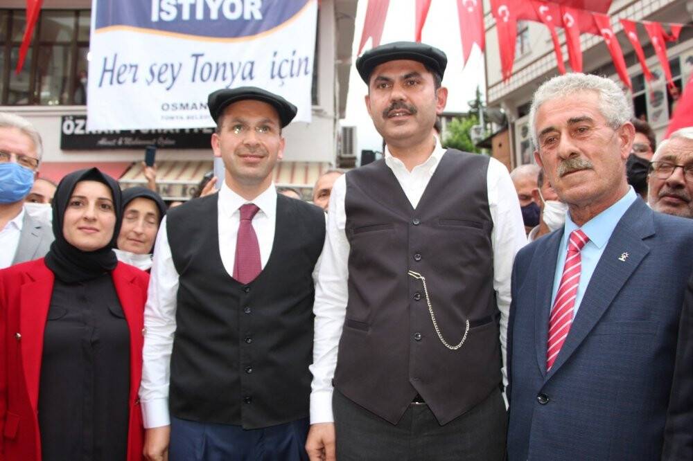 Konyalı Bakan Kurum’un Tonya ziyareti renkli görüntülere sahne oldu