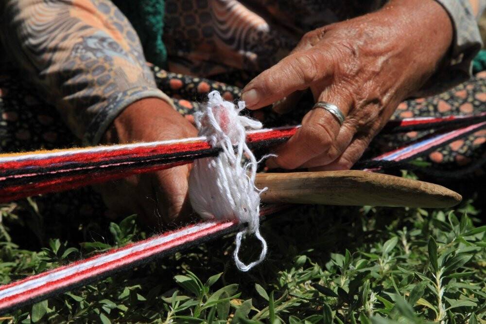 Antalya’da Yörükler kolan dokuma ve kirmen eğirme kültürünü yaşatıyor