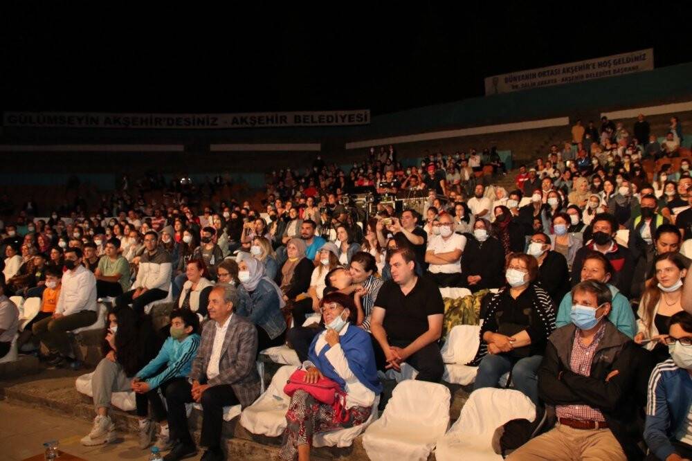 Nasreddin Hoca Şenliği 'Ağaçlar Ayakta Ölür' ile final yaptı