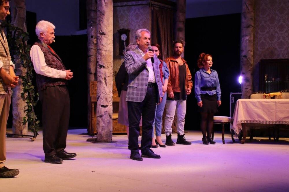 Nasreddin Hoca Şenliği 'Ağaçlar Ayakta Ölür' ile final yaptı