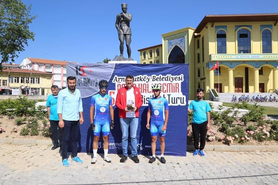 Ömer Halisdemir 5. Ulusal Bisiklet Turu’na katılan sporcular Kütahya’da