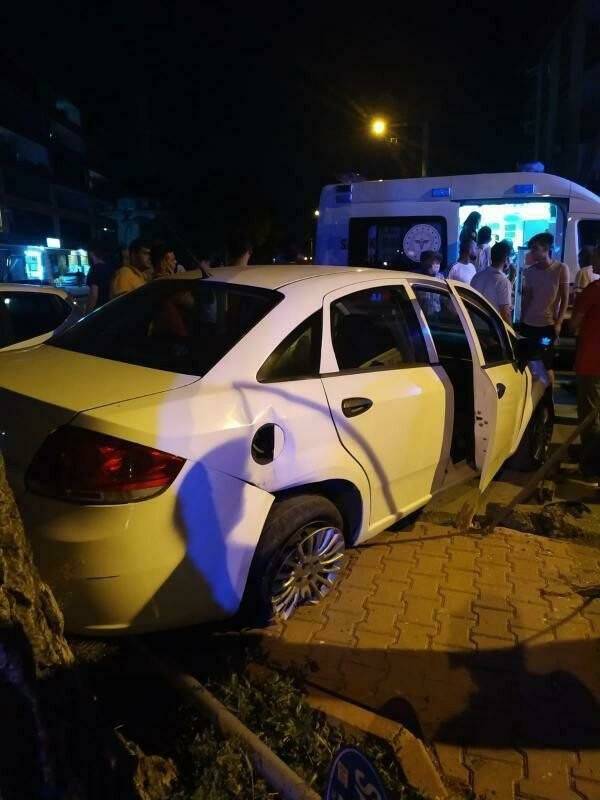 Konya'da kaza! Otomobille çarpışan minibüs devrildi: 7 yaralı