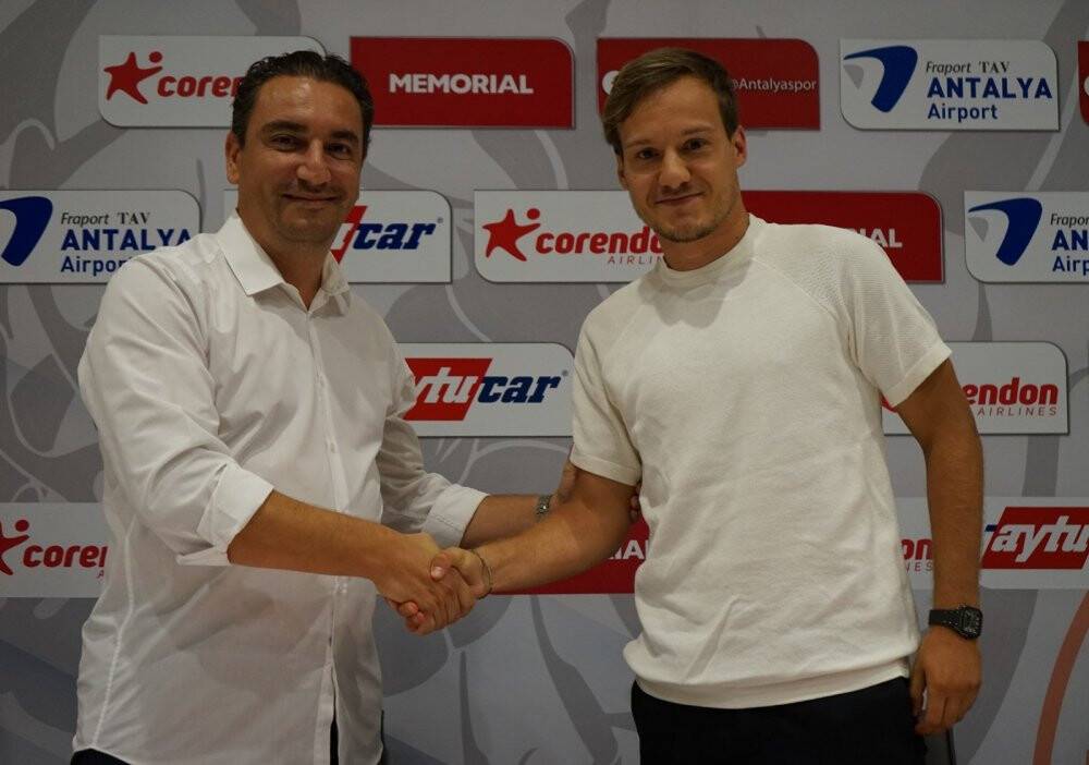 Deni Milosevic resmen Antalyaspor’da