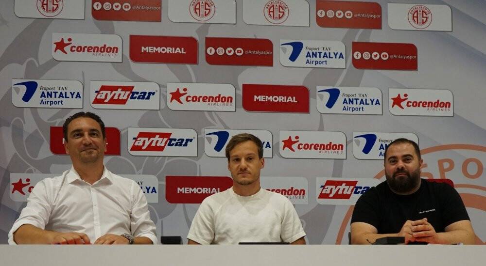 Deni Milosevic resmen Antalyaspor’da