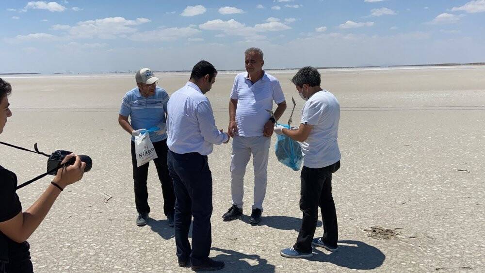 Tuz Gölü’ndeki ölü flamingolar incelemeye alındı