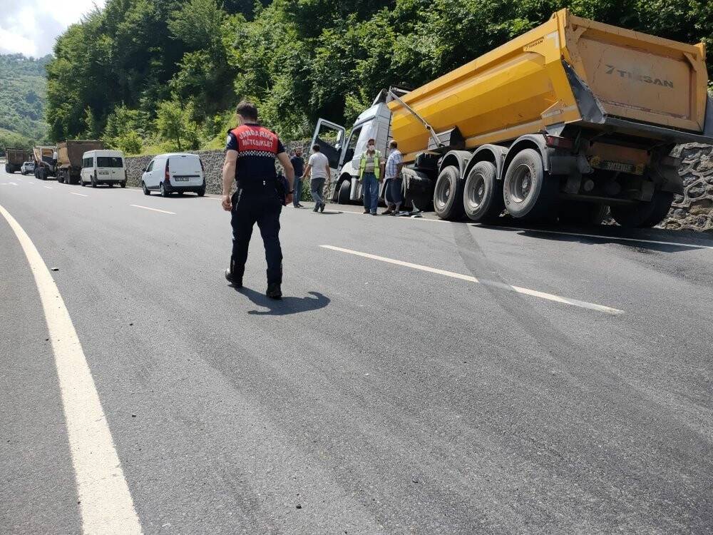 Yola mazot döküldü peş peşe kazalar yaşandı