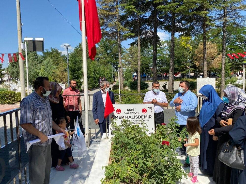 Ömer Halisdemir’in mezarı, ziyaretçi akınına uğruyor