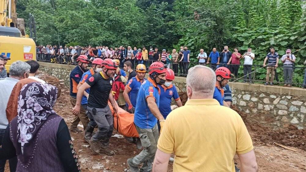 Rize’de seldeki ölü sayısı 7’ye yükseldi, kayıp 1 kişi ise aranıyor