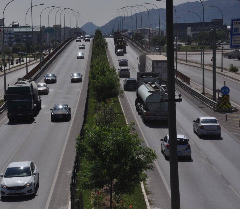 Tatilciler bayram tatili için yola erken düştü