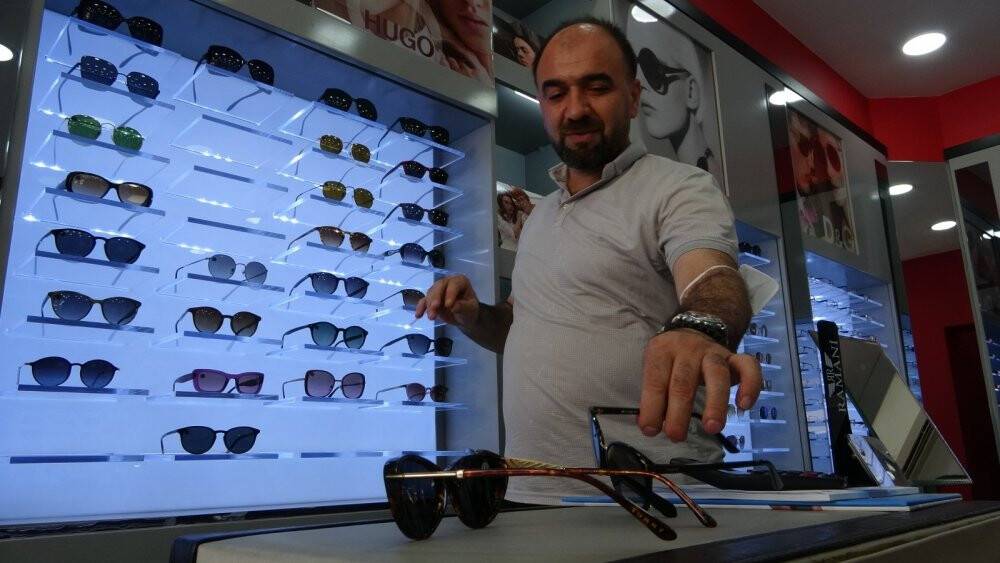 Uzmanlardan sahte güneş gözlüğü uyarısı: Renk körlüğü ve katarakta neden oluyor