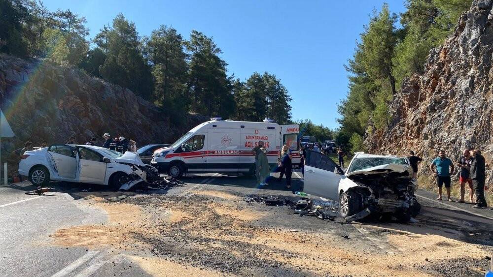 Konya - Antalya yolunda feci kaza: 2 ölü, 5 yaralı