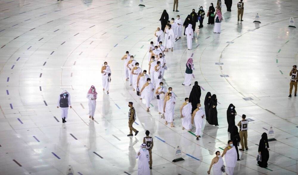 Hacılar ziyaret tavafı için Mescid-i Haram’da