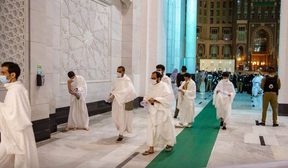 Hacılar ziyaret tavafı için Mescid-i Haram’da