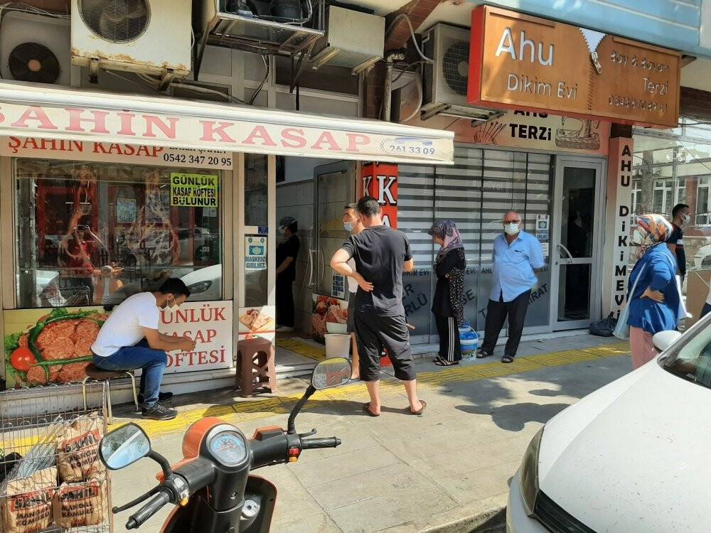 Kasaplarda kıyma çektirme yoğunluğu