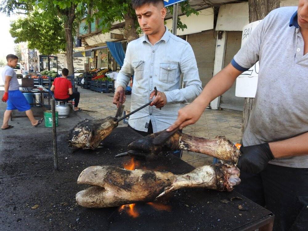 Kurban Bayramı’nda kelle ütücülerinin yoğun mesaisi