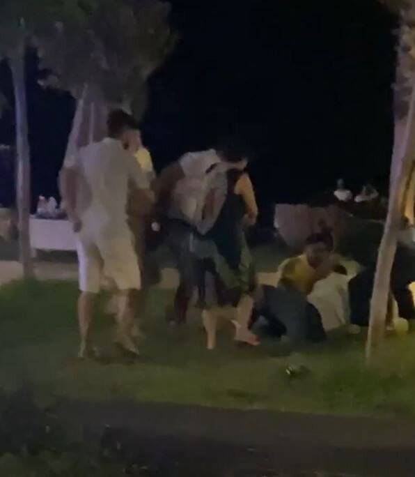 ‘Niye baktın’ kavgasında yumruklar konuştu
