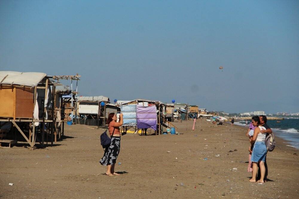 Otellerin yüzde yüz dolu olduğu Antalya’da, 5 yıldızlı denize sıfır "Çardak Beach" tatili