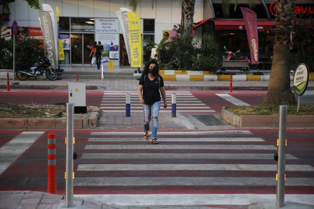 Sensörlü yaya geçidi projesi hayata geçirildi