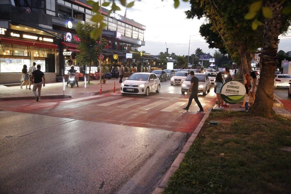 Sensörlü yaya geçidi projesi hayata geçirildi