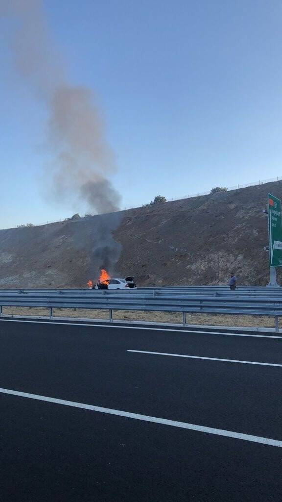 Yolcu otobüsü alev alev yandı