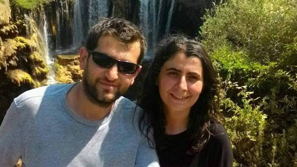 Trafik kazasında bir aile hayatını kaybetti: Öğretmen çift ve iki çocuğu toprağa verildi