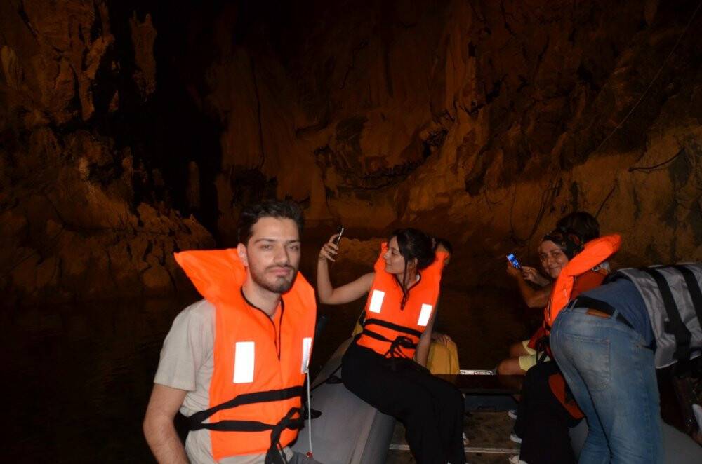 Botlarla girip milyonlarca yıl öncesine gidiyorlar