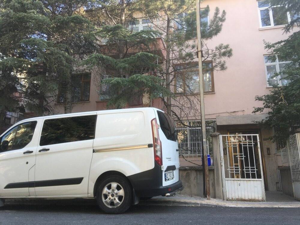 Et kıymak isterken elektrik akımına kapılarak hayatını kaybetti