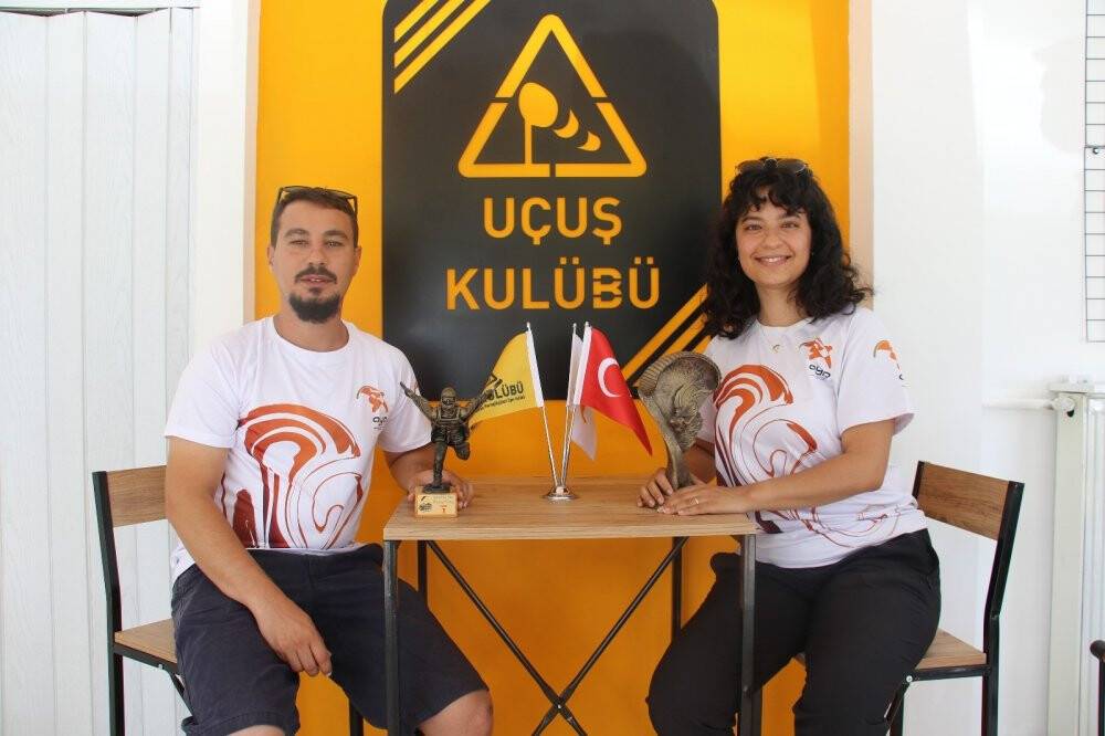 Paraşütle Türkiye rekoru: 9 saat boyunca 375 kilometre uçtular
