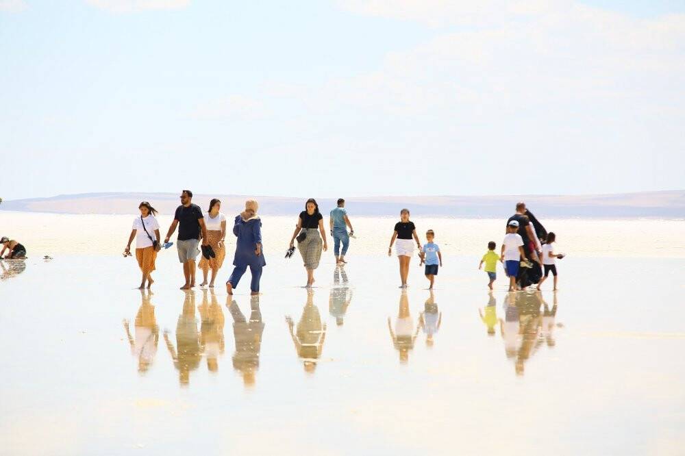Türkiye’nin ikinci büyük gölü, ziyaretçilerin gözde mekanı oldu