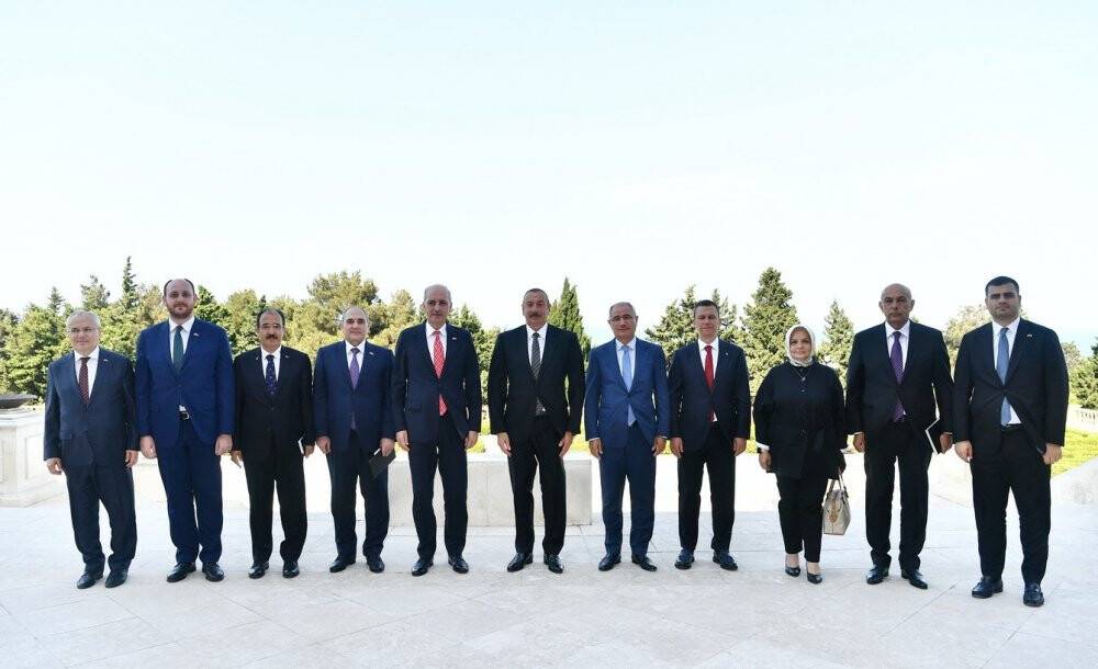 Cumhurbaşkanı Aliyev, Kurtulmuş başkanlığındaki AK Parti heyetini kabul etti