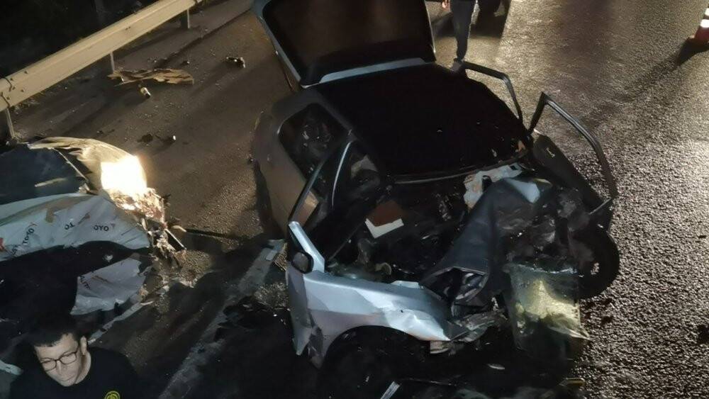 Gaz pedalı takılı kalan TIR dehşet saçtı; 1 ölü