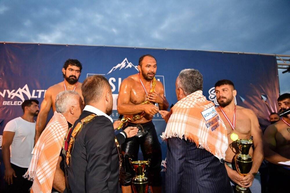 İsmail Koç, Feslikan'da ikinci oldu