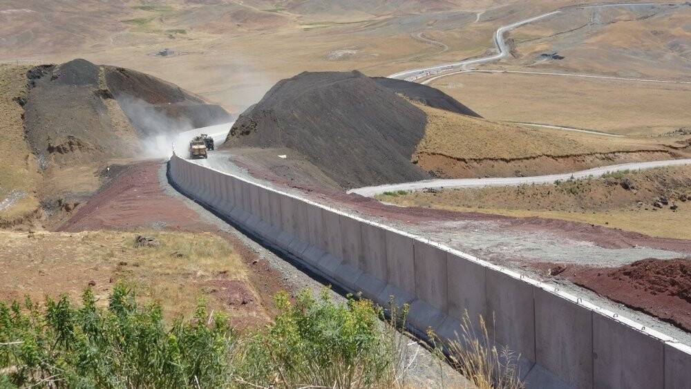 Sınır hattının tamamına duvar örülecek