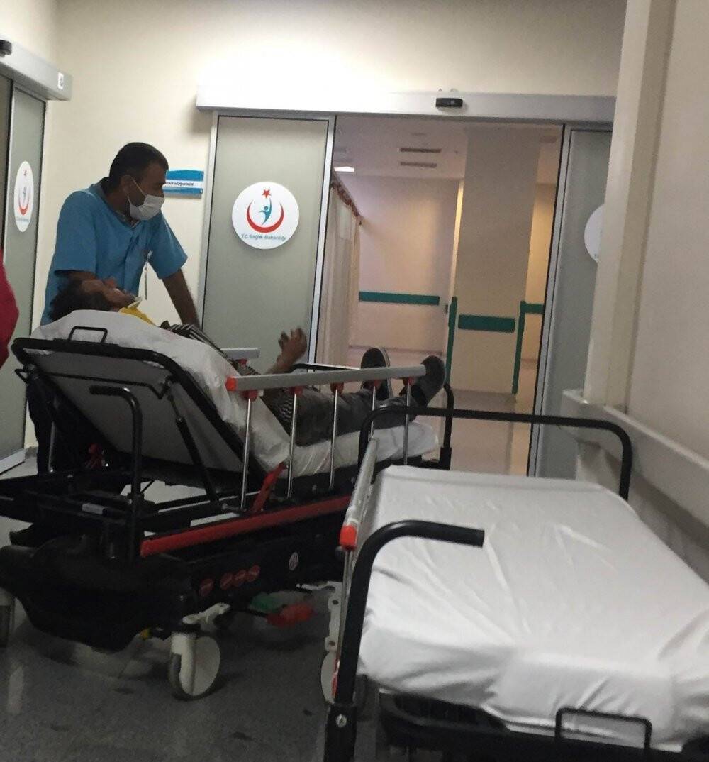 Selektör makinesinden düşerek yaralandı